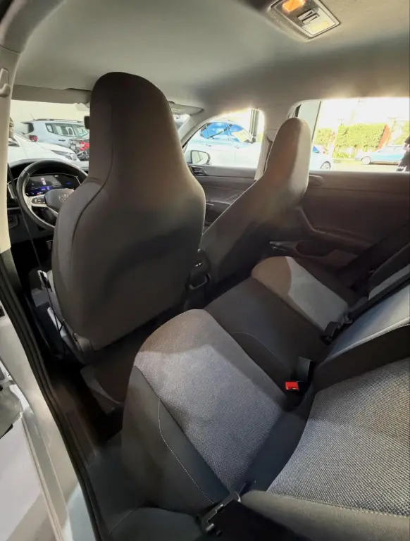 VOLKSWAGEN Polo Hatch - Foto