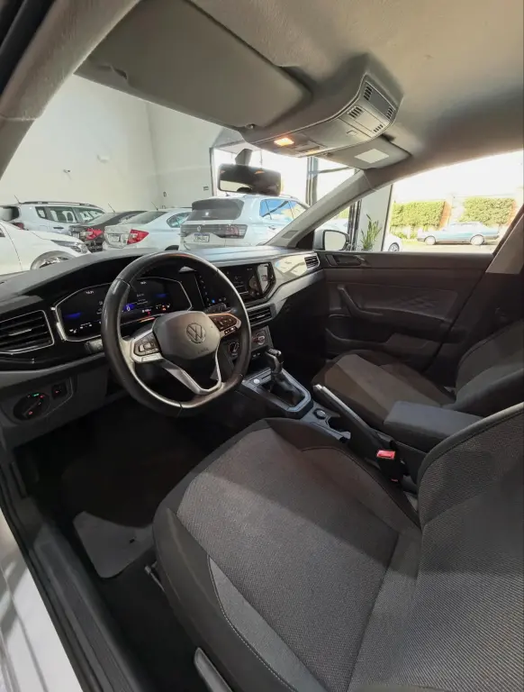 VOLKSWAGEN Polo Hatch - Foto