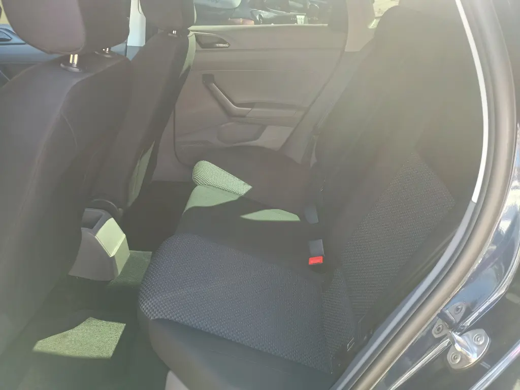 VOLKSWAGEN Polo Hatch - Foto