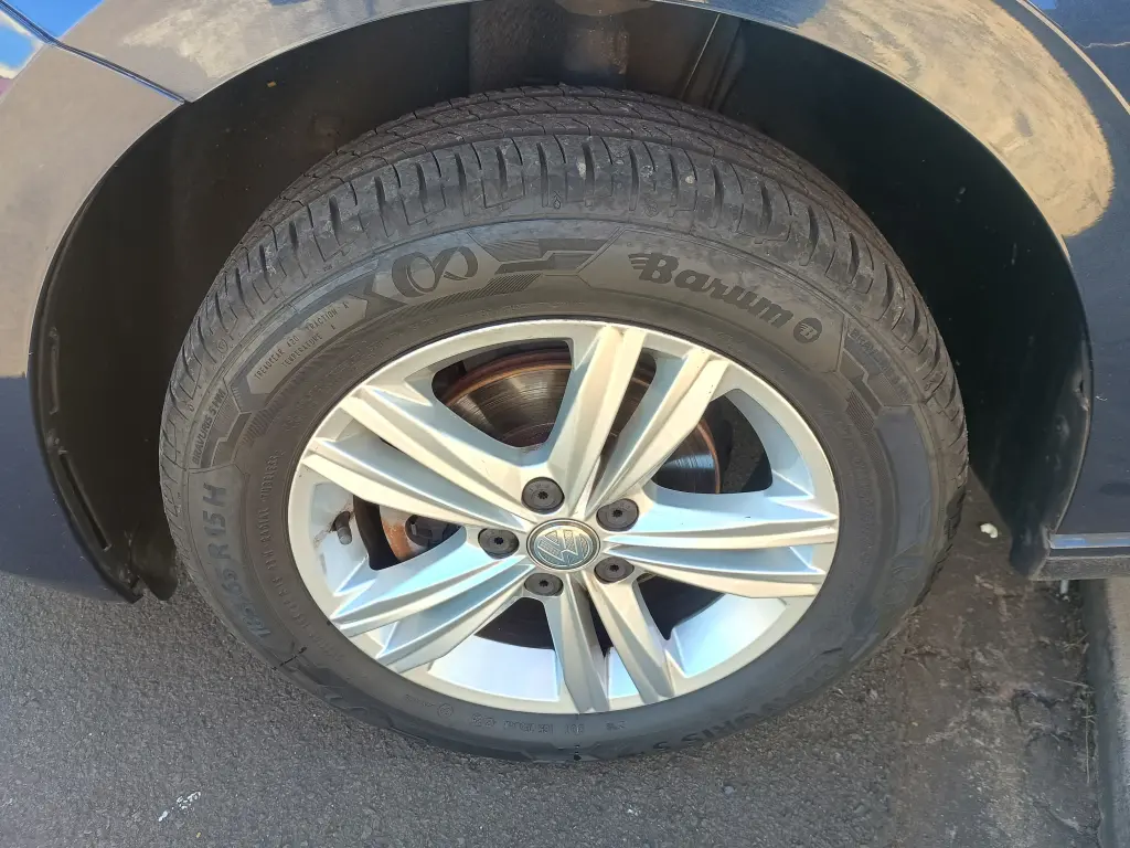 VOLKSWAGEN Polo Hatch - Foto