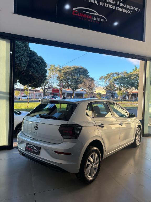 VOLKSWAGEN Polo Hatch - Foto