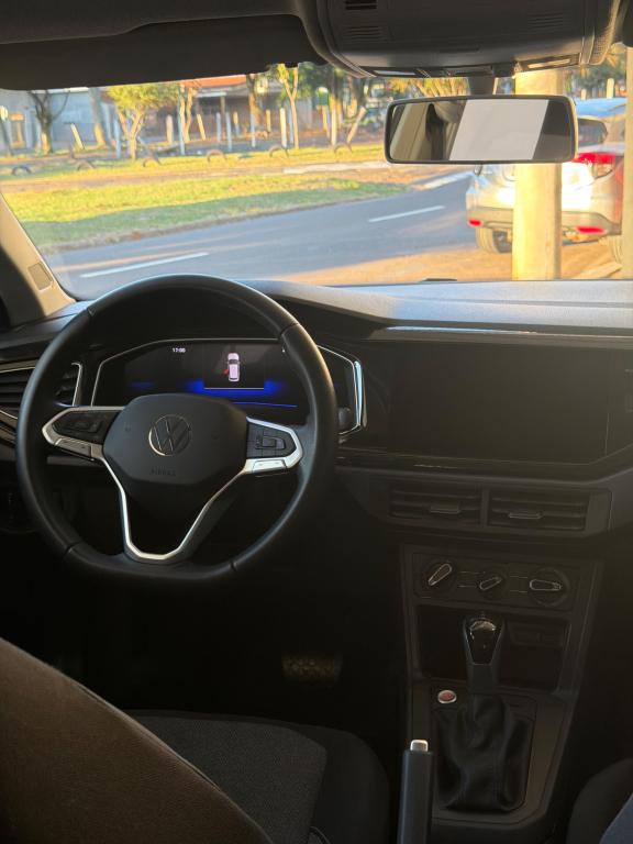VOLKSWAGEN Polo Hatch - Foto