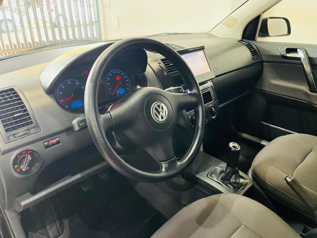 VOLKSWAGEN Polo Hatch - Foto