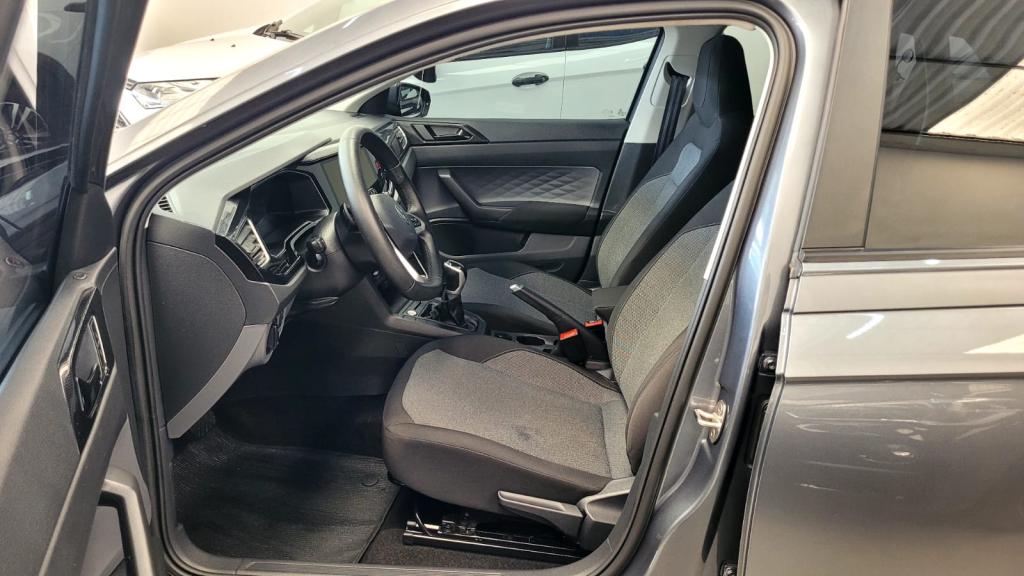 VOLKSWAGEN Polo Hatch - Foto