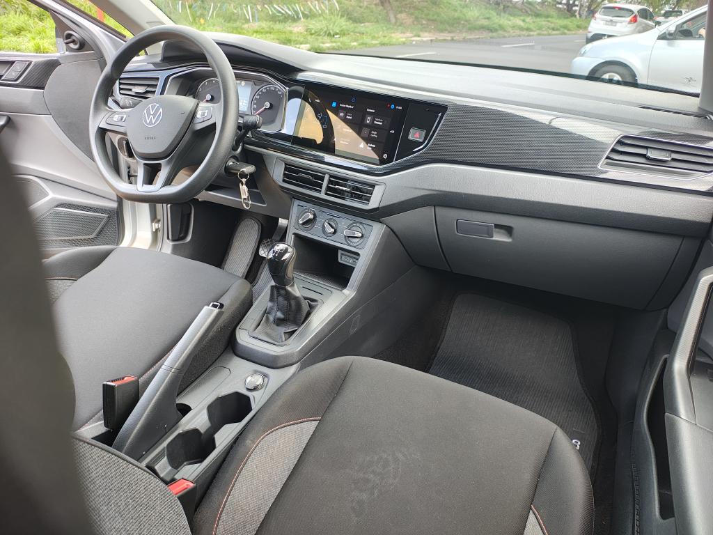 VOLKSWAGEN Polo Hatch - Foto