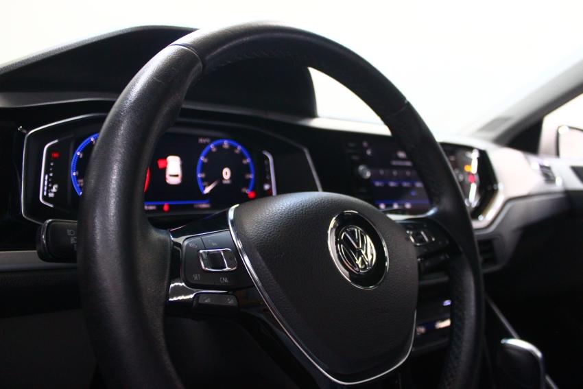 VOLKSWAGEN Polo Hatch - Foto