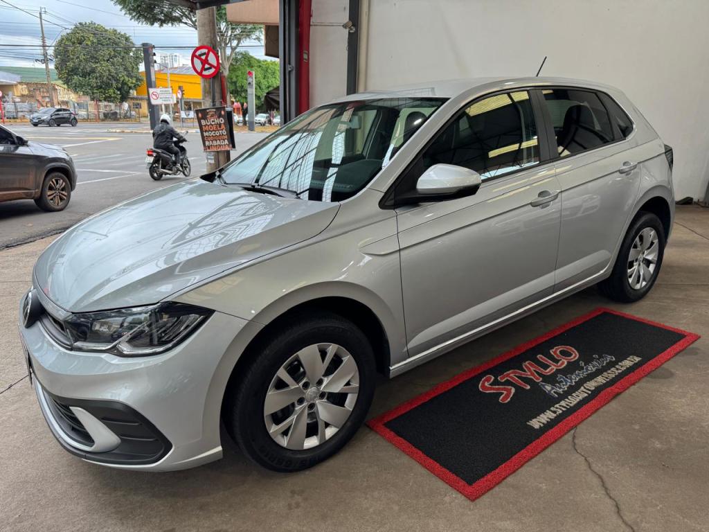 VOLKSWAGEN Polo Hatch - Foto