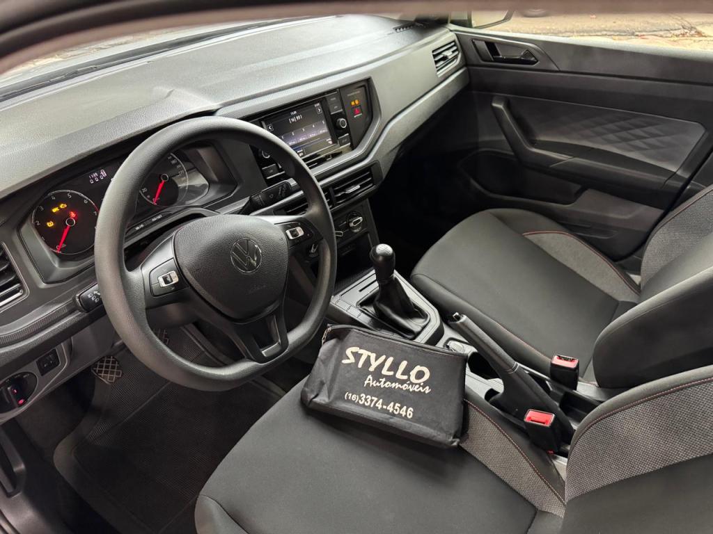 VOLKSWAGEN Polo Hatch - Foto