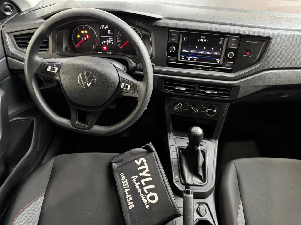 VOLKSWAGEN Polo Hatch - Foto