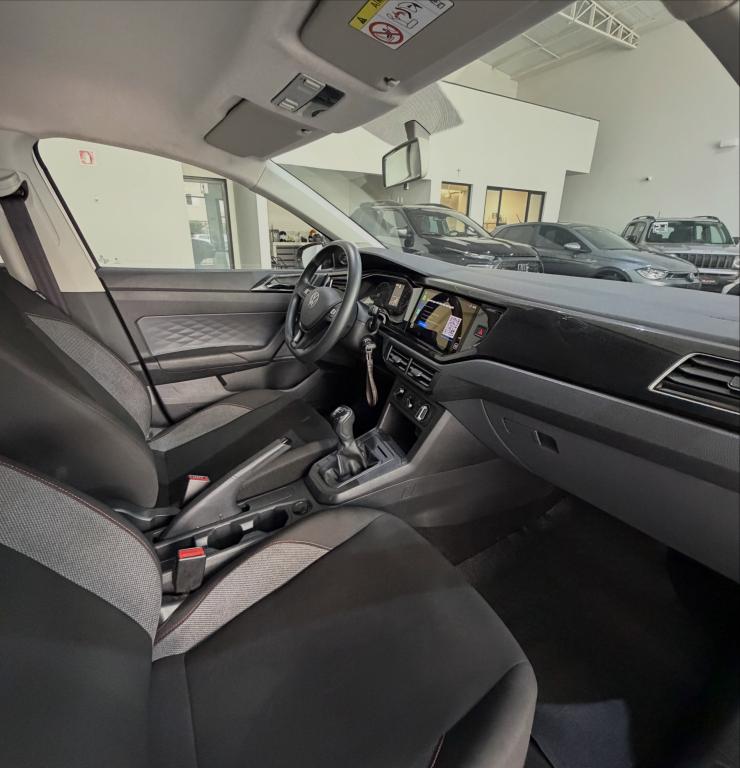VOLKSWAGEN Polo Hatch - Foto