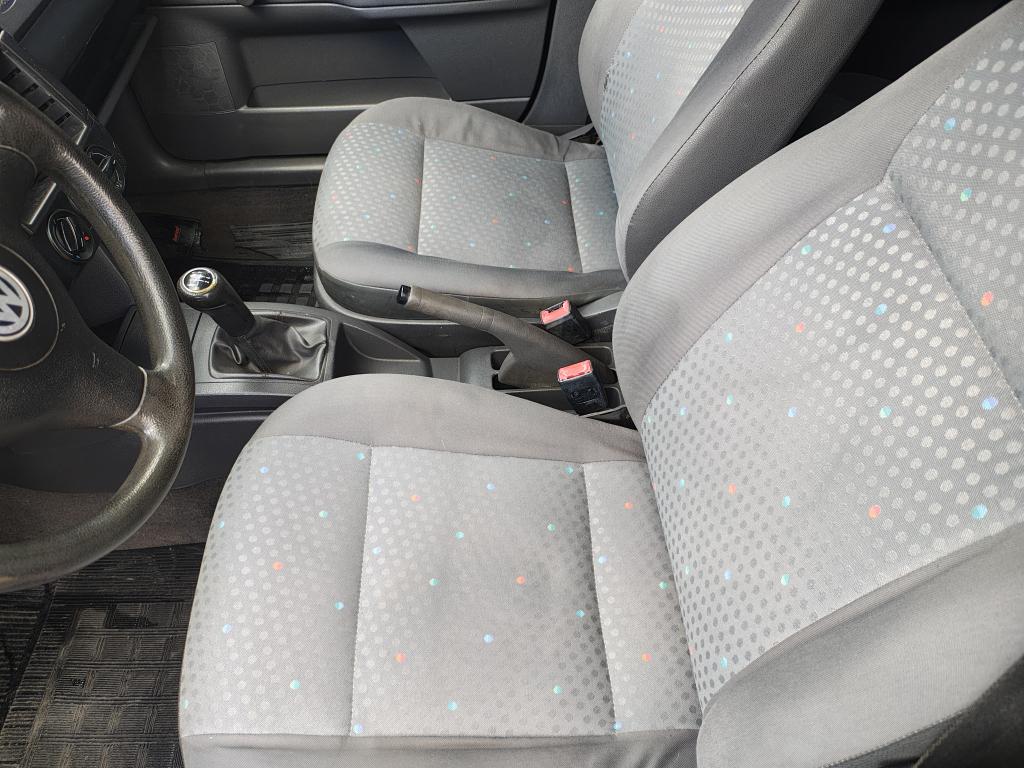 VOLKSWAGEN Polo Sedan - Foto