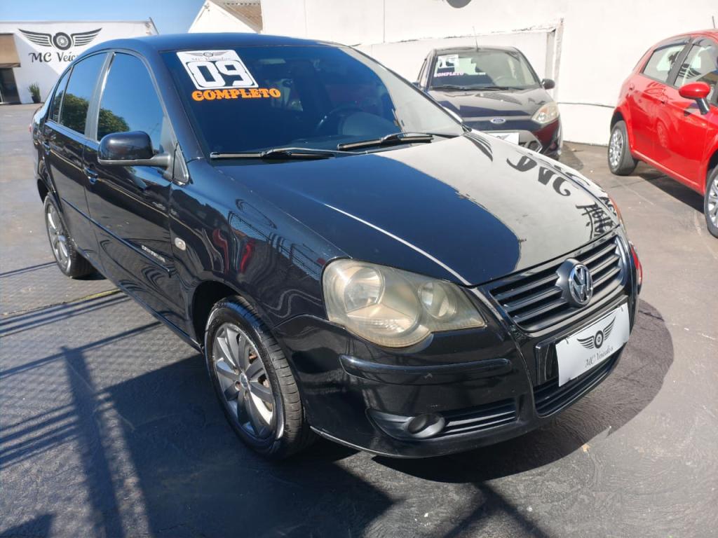 VOLKSWAGEN Polo Sedan