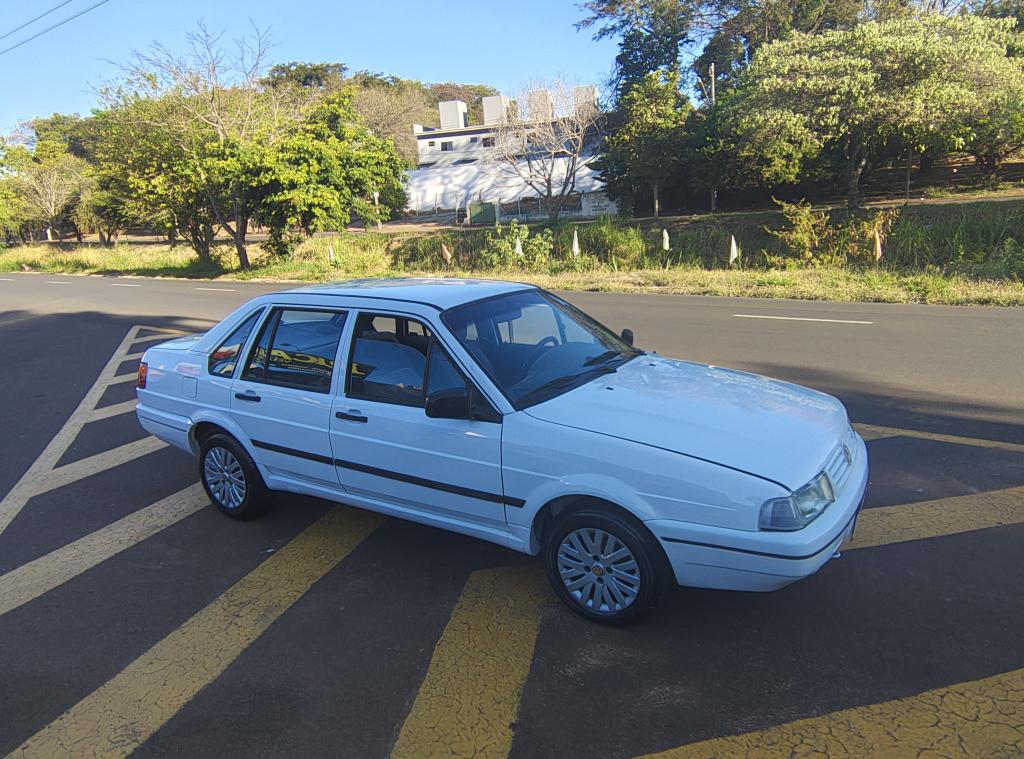 VOLKSWAGEN Santana - Foto