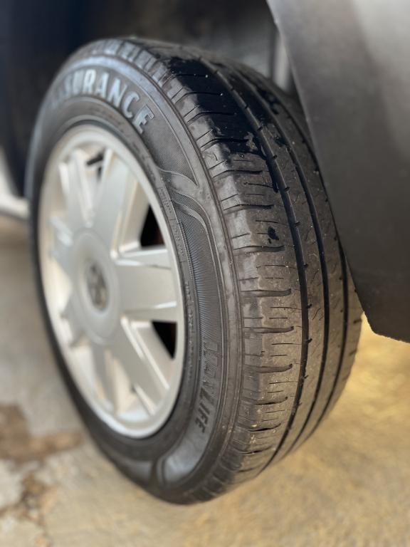 VOLKSWAGEN Saveiro - Foto