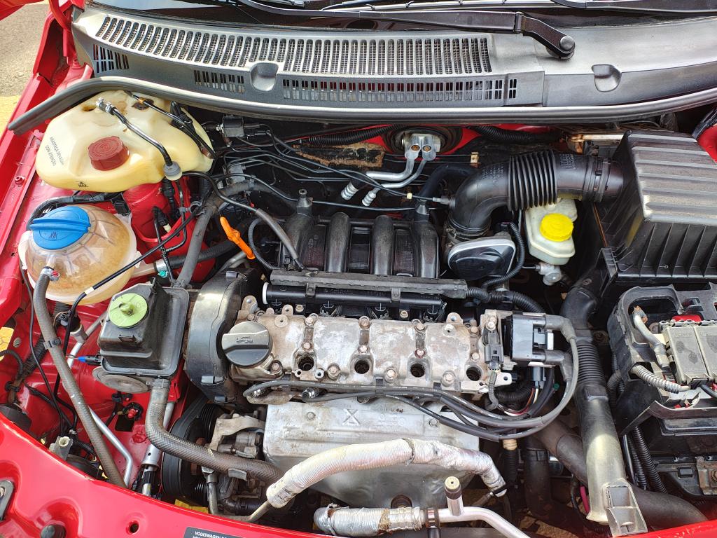 VOLKSWAGEN Saveiro - Foto