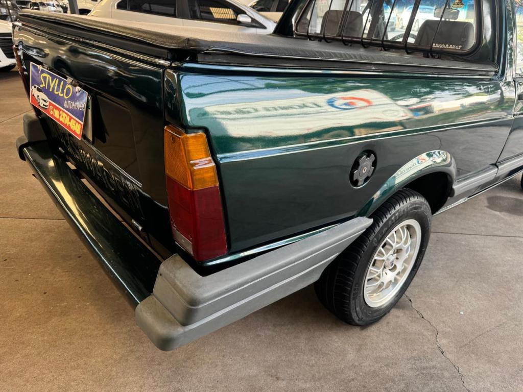 VOLKSWAGEN Saveiro - Foto