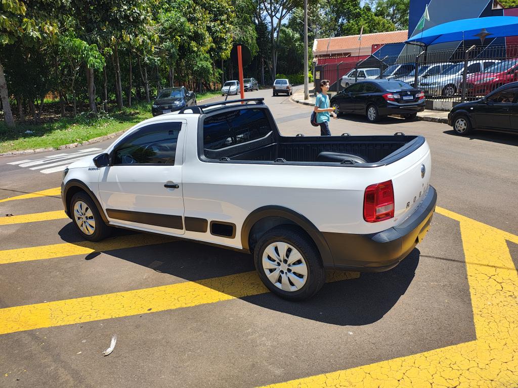 VOLKSWAGEN Saveiro - Foto