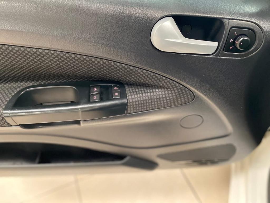 VOLKSWAGEN Saveiro - Foto