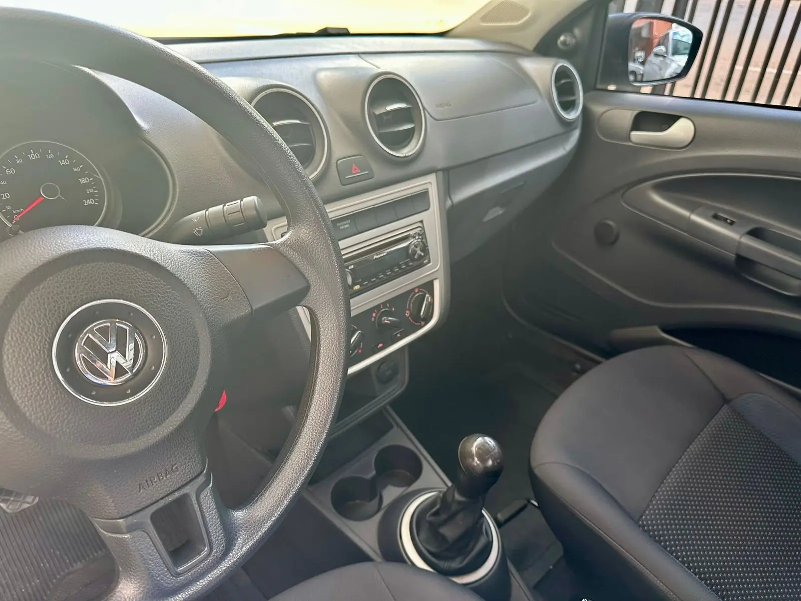 VOLKSWAGEN Saveiro - Foto