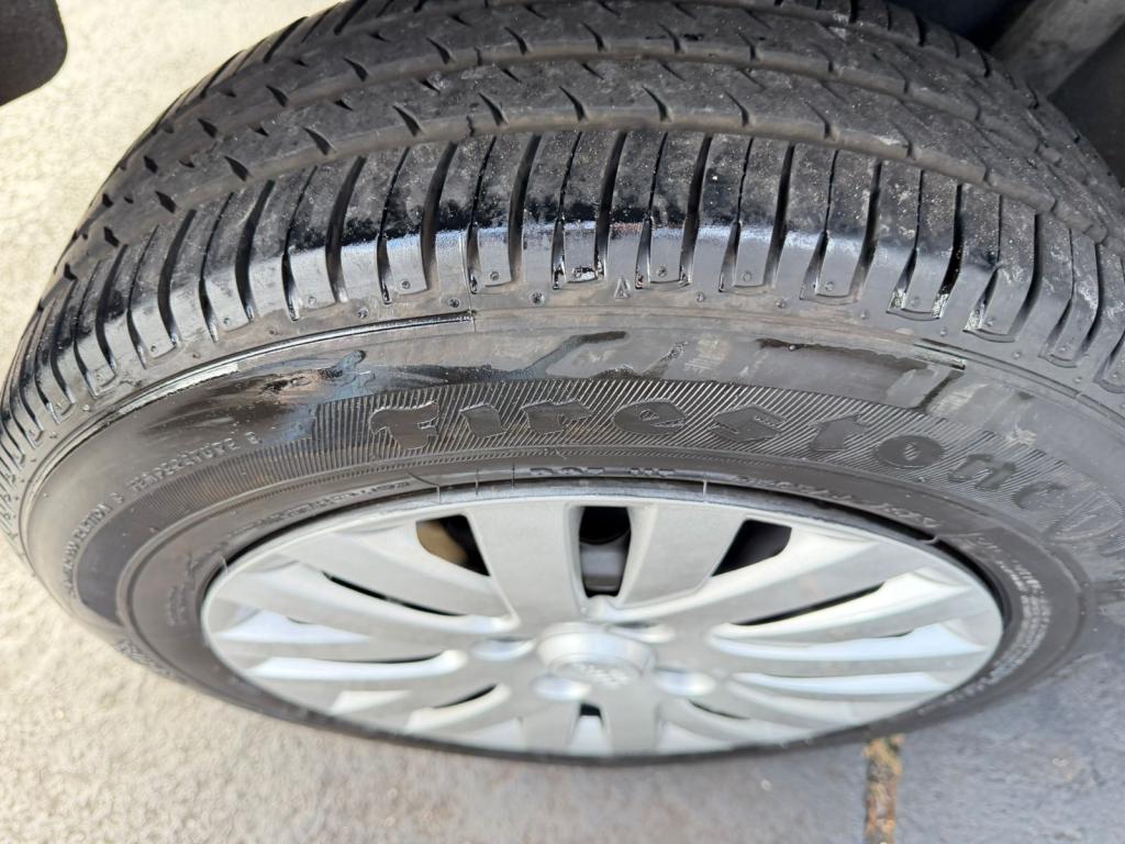 VOLKSWAGEN Saveiro - Foto