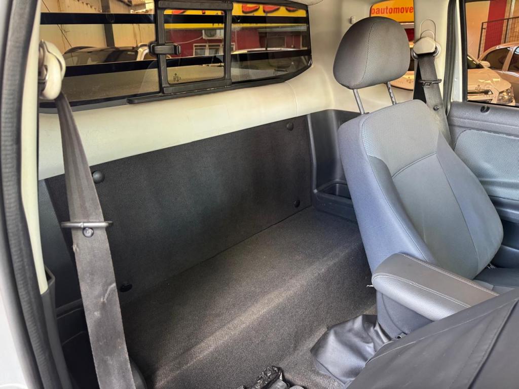 VOLKSWAGEN Saveiro - Foto