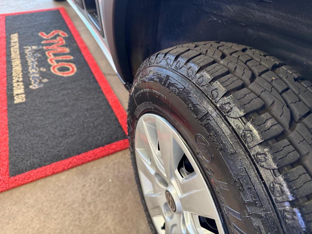 VOLKSWAGEN Saveiro - Foto