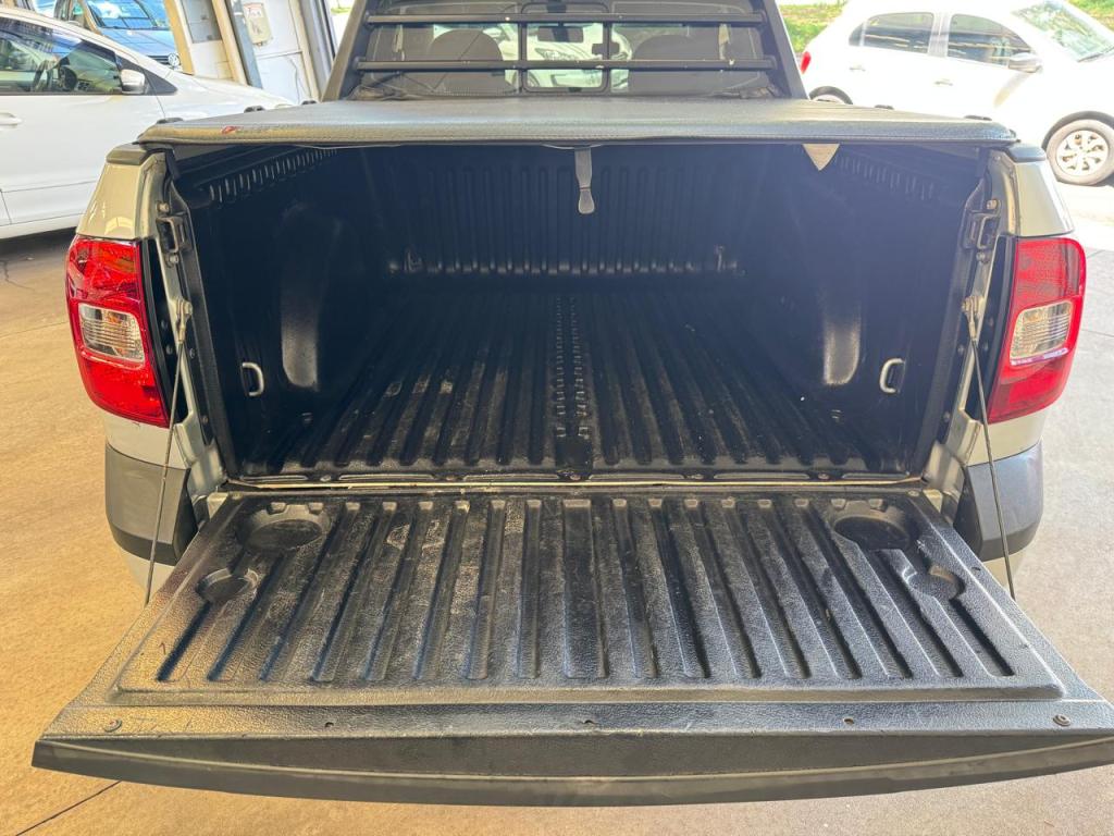 VOLKSWAGEN Saveiro - Foto