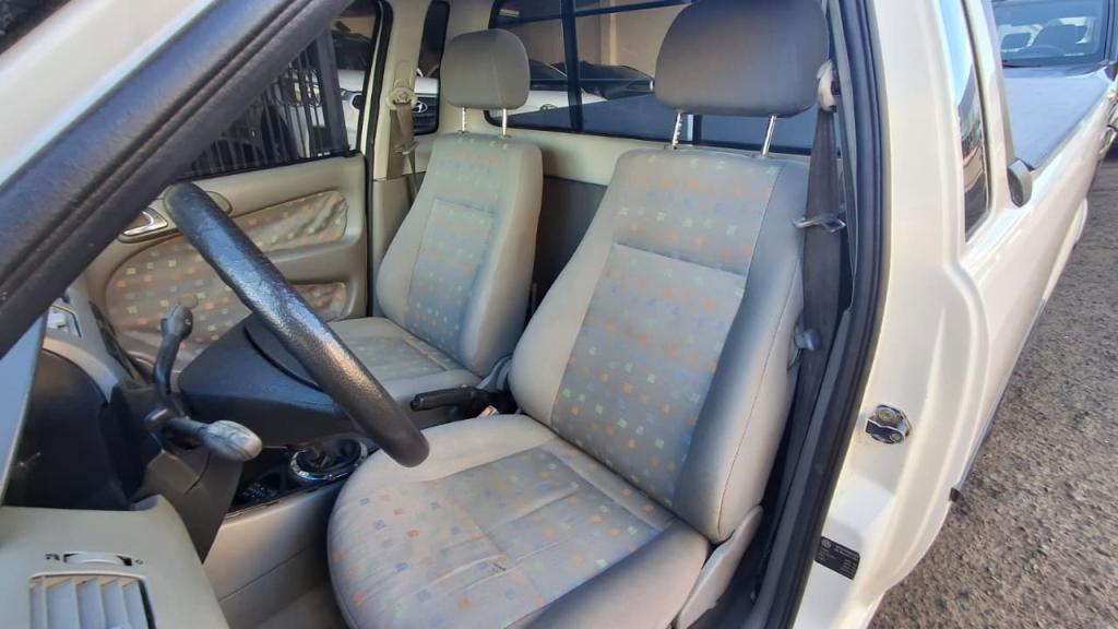 VOLKSWAGEN Saveiro - Foto