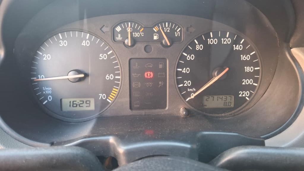 VOLKSWAGEN Saveiro - Foto