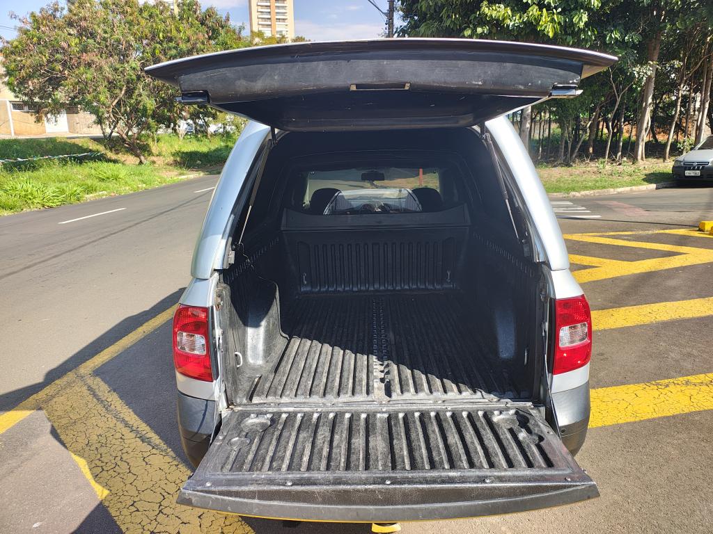 VOLKSWAGEN Saveiro - Foto