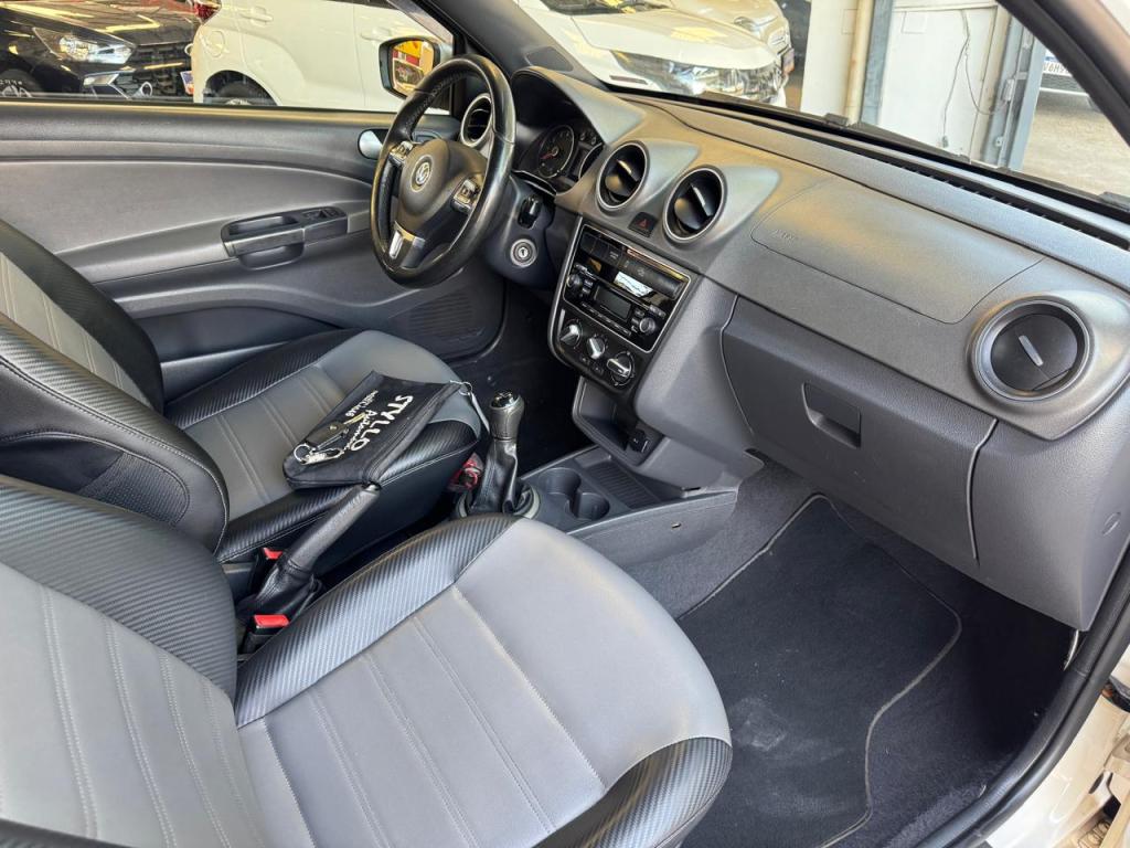 VOLKSWAGEN Saveiro - Foto