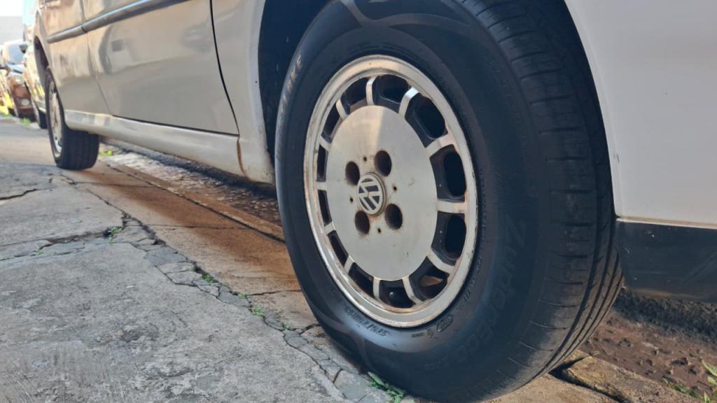 VOLKSWAGEN Saveiro - Foto
