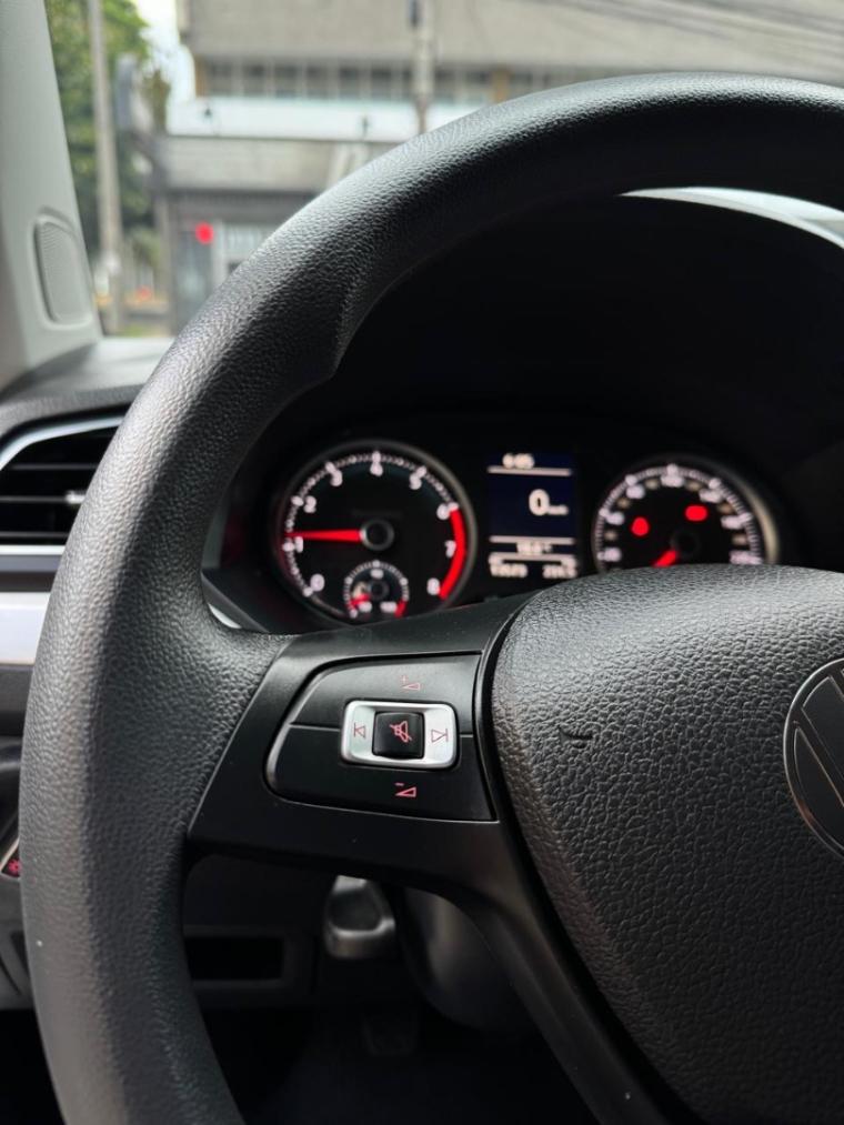 VOLKSWAGEN Saveiro - Foto