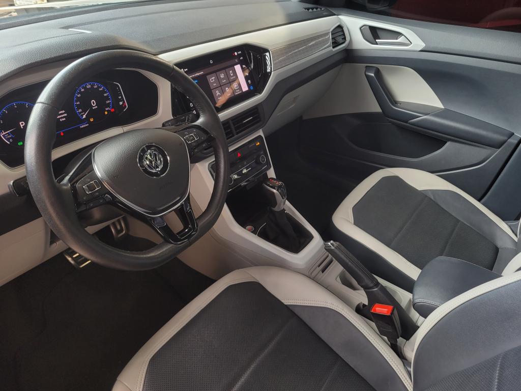 VOLKSWAGEN T-Cross - Foto