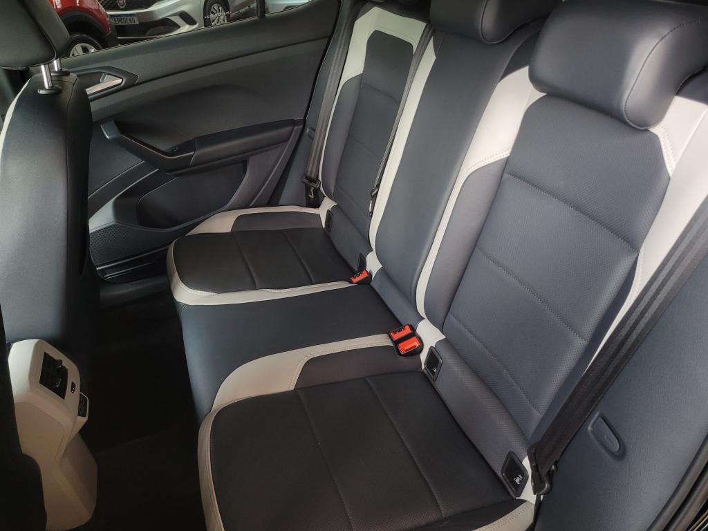 VOLKSWAGEN T-Cross - Foto