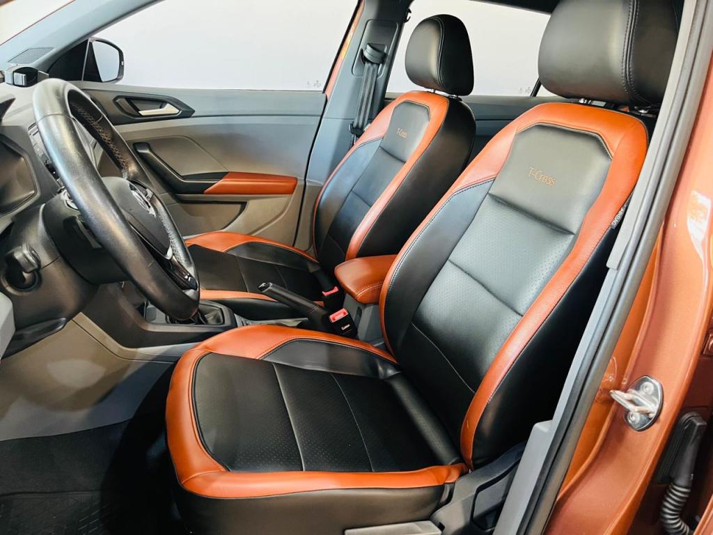 VOLKSWAGEN T-Cross - Foto