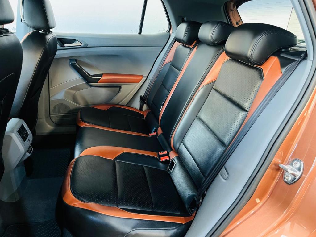 VOLKSWAGEN T-Cross - Foto