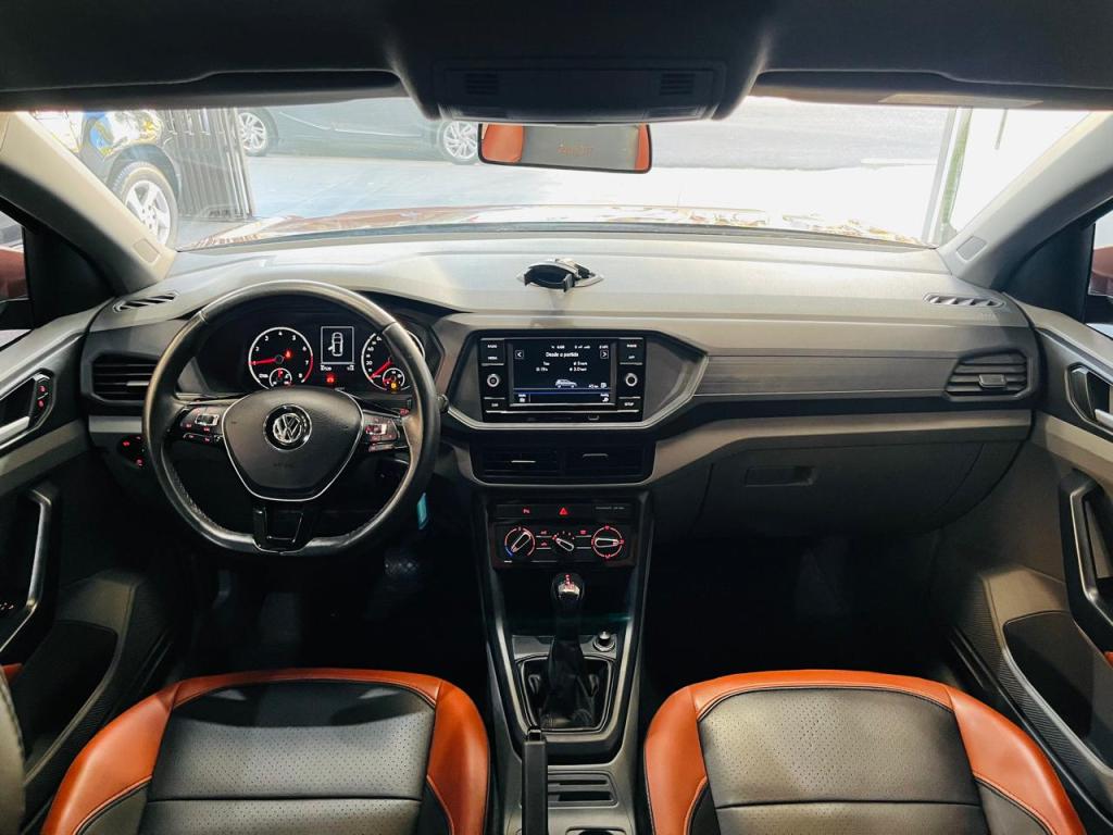 VOLKSWAGEN T-Cross - Foto
