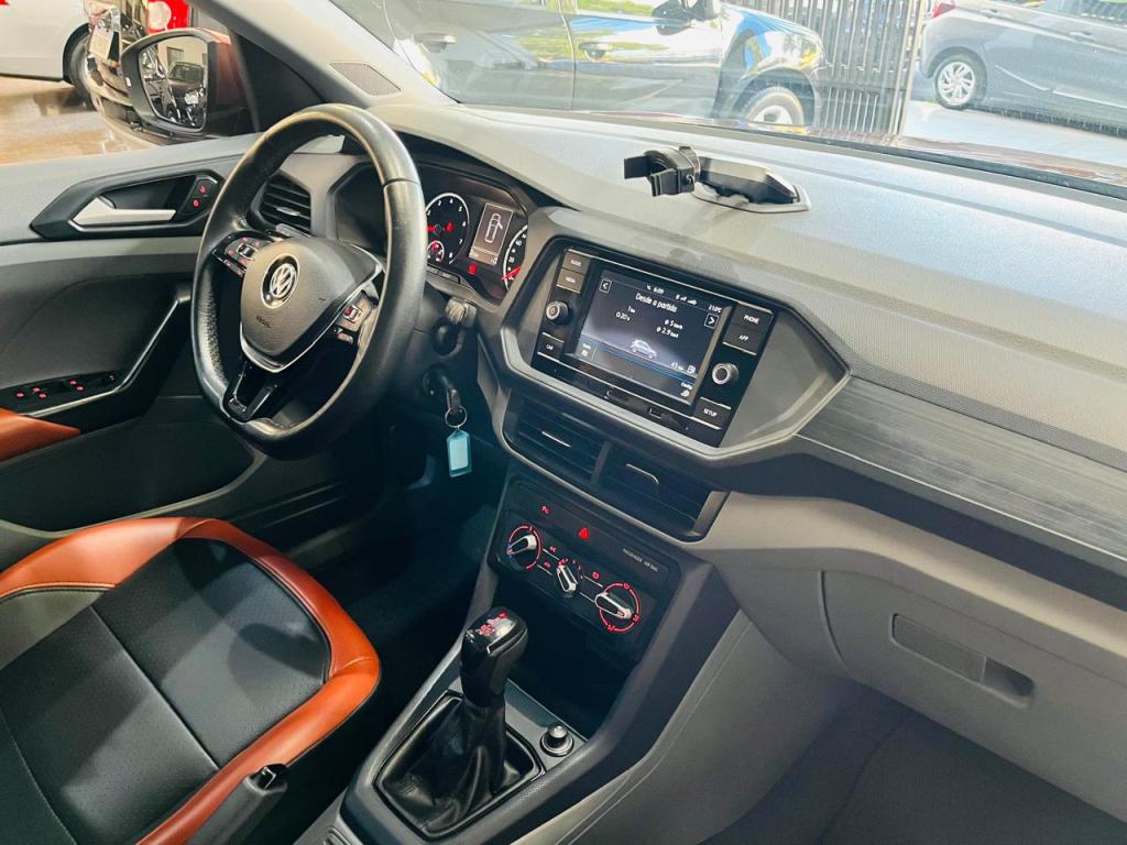 VOLKSWAGEN T-Cross - Foto