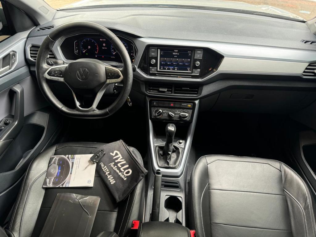 VOLKSWAGEN T-Cross - Foto