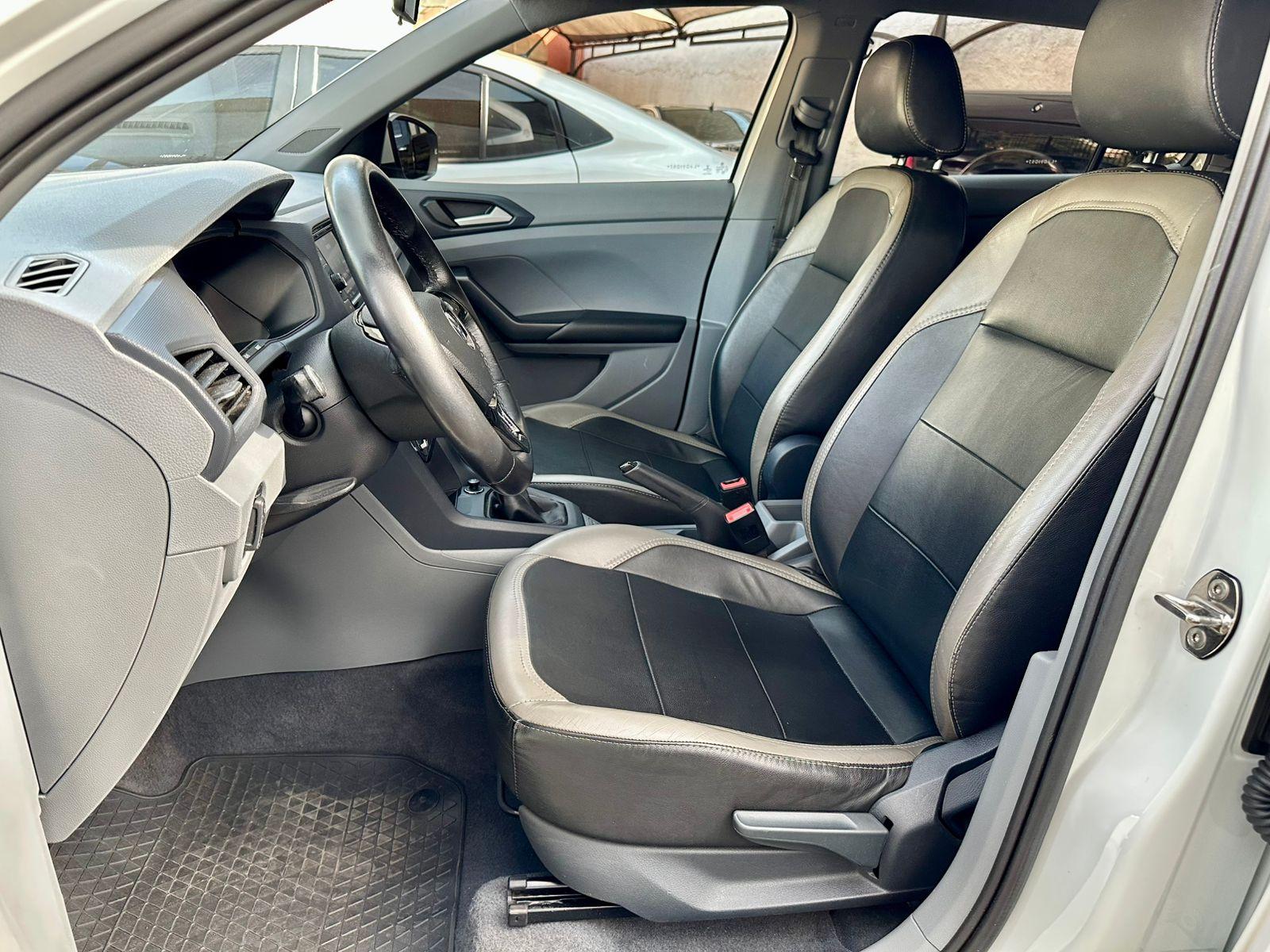 VOLKSWAGEN T-Cross - Foto