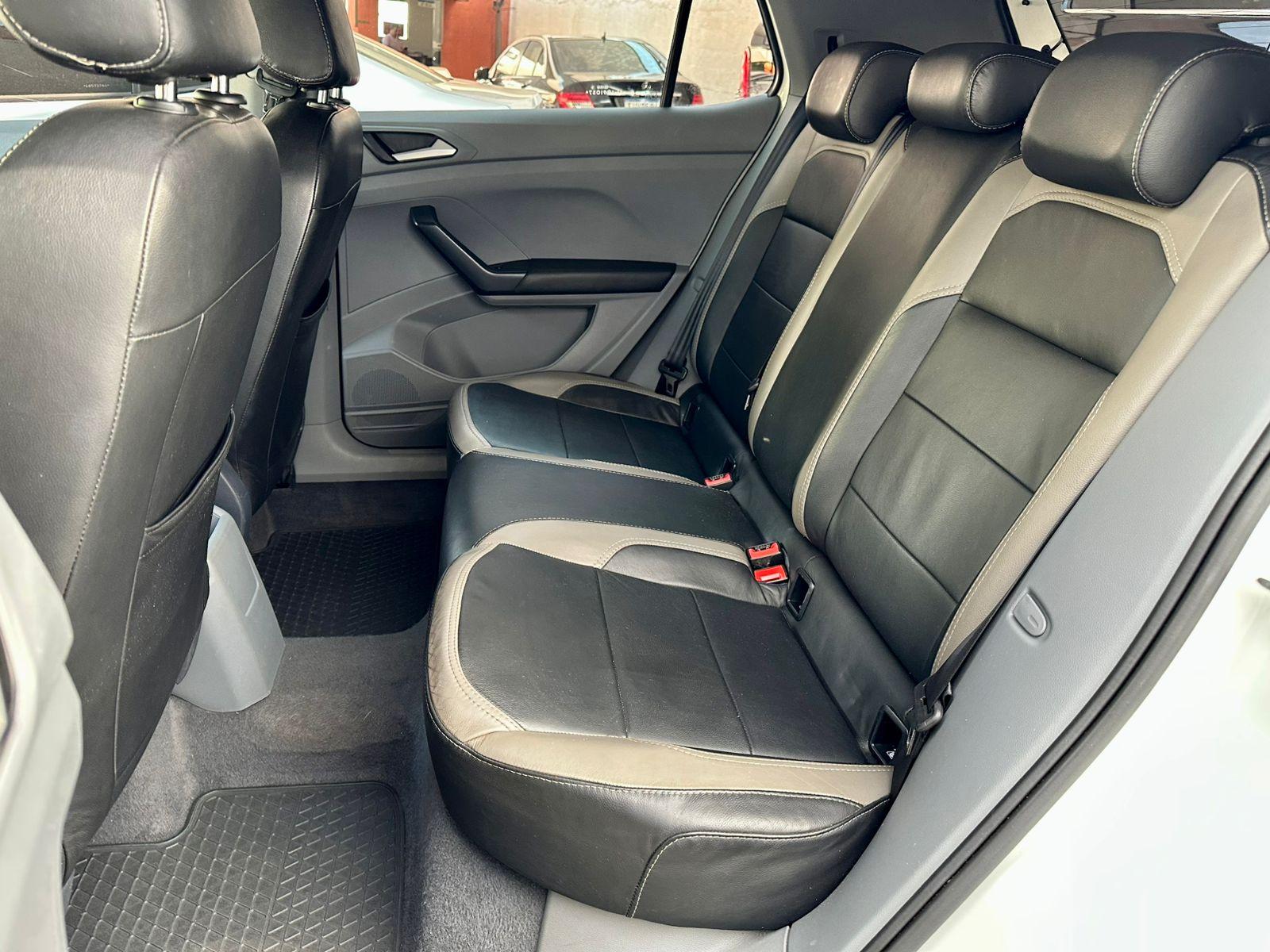 VOLKSWAGEN T-Cross - Foto