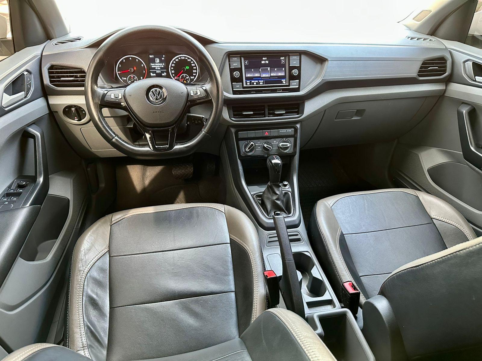 VOLKSWAGEN T-Cross - Foto