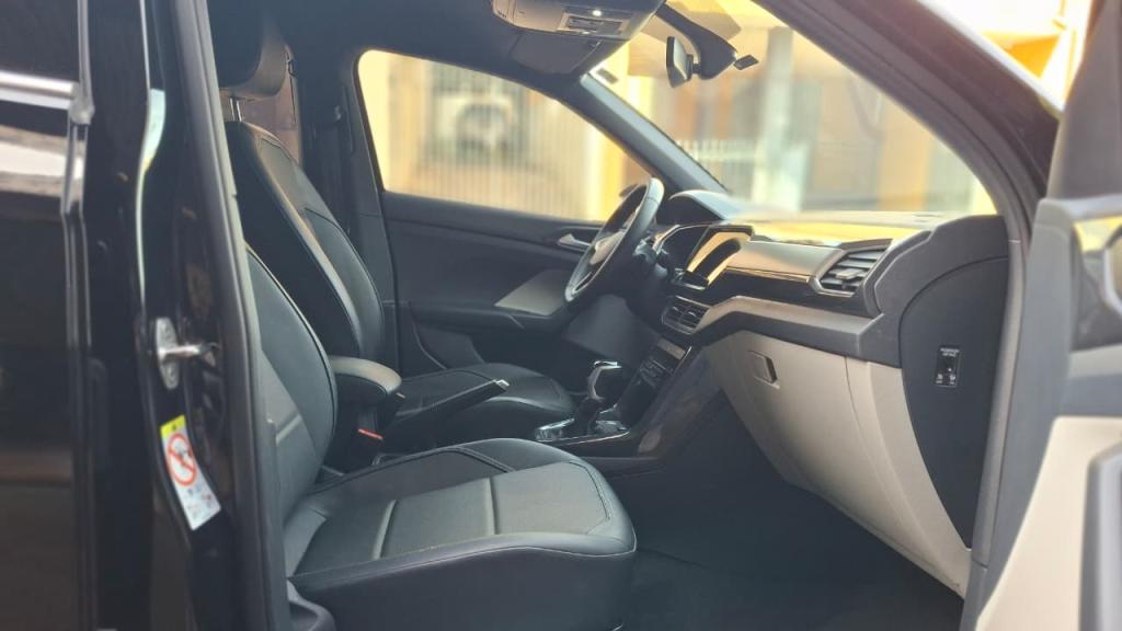 VOLKSWAGEN T-Cross - Foto