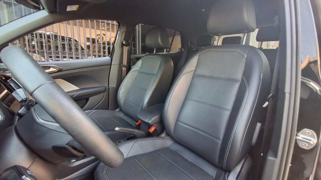 VOLKSWAGEN T-Cross - Foto