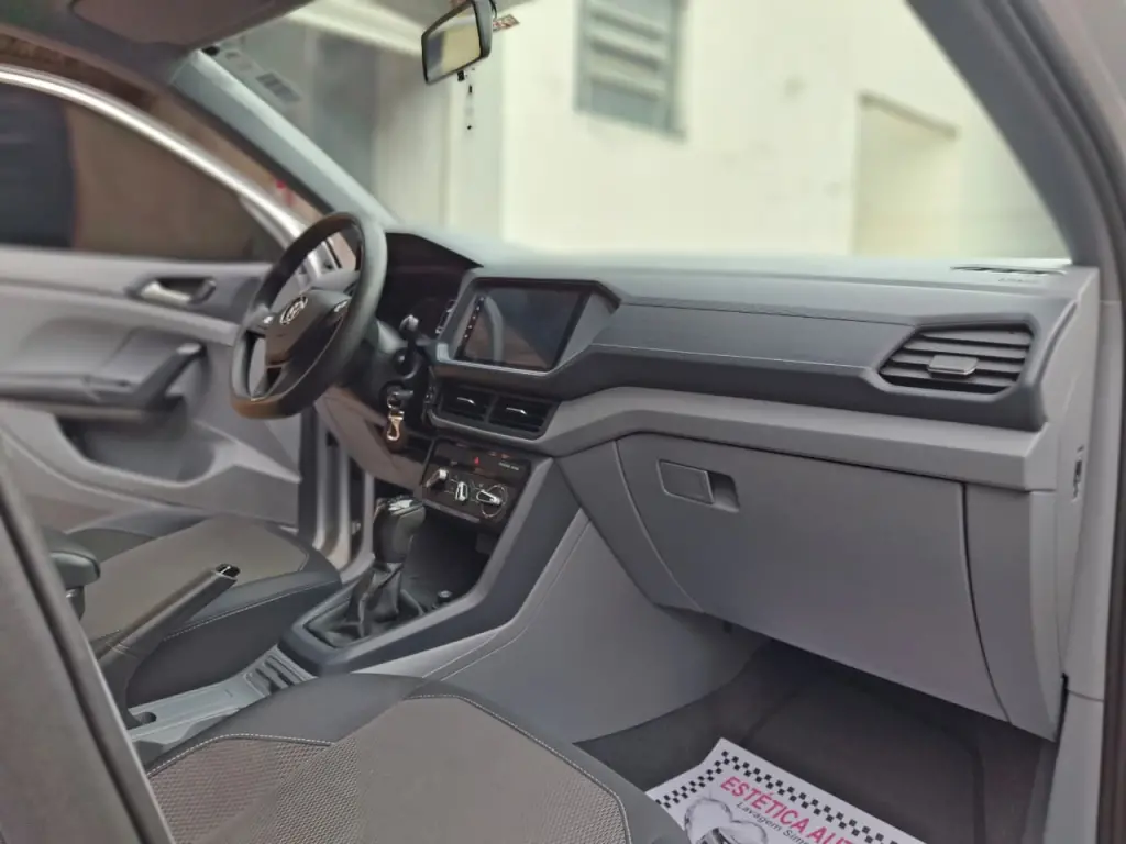 VOLKSWAGEN T-Cross - Foto