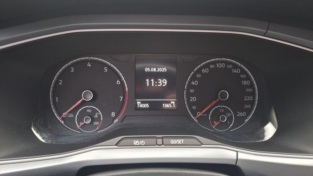 VOLKSWAGEN T-Cross - Foto