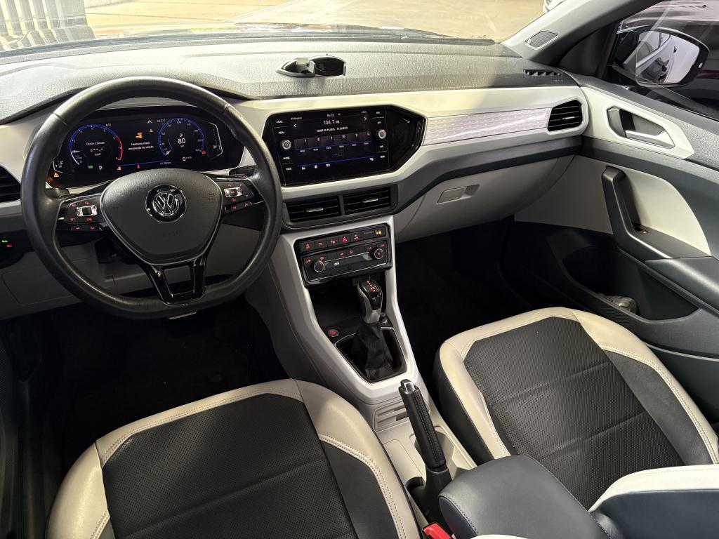 VOLKSWAGEN T-Cross - Foto