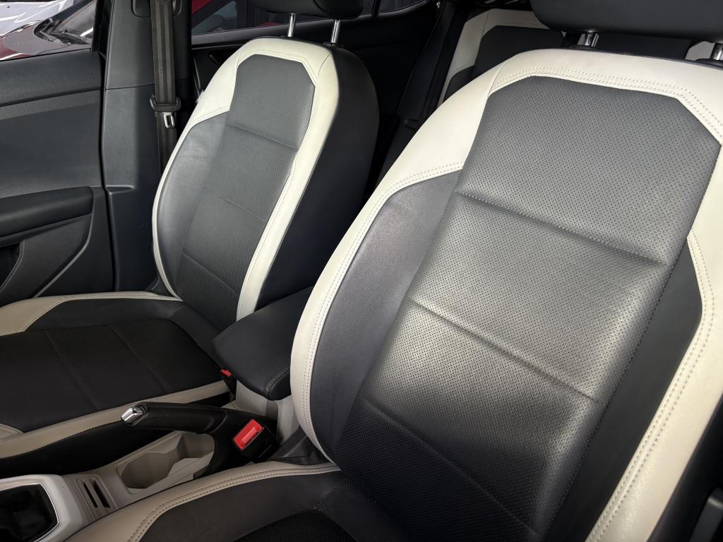 VOLKSWAGEN T-Cross - Foto