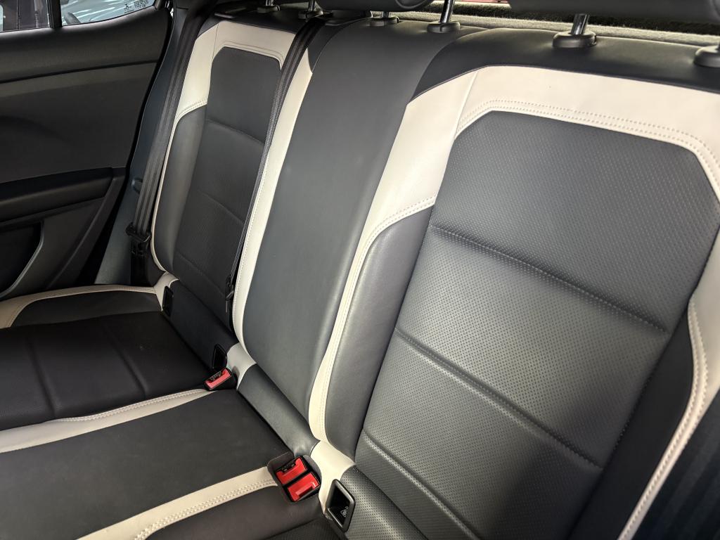 VOLKSWAGEN T-Cross - Foto